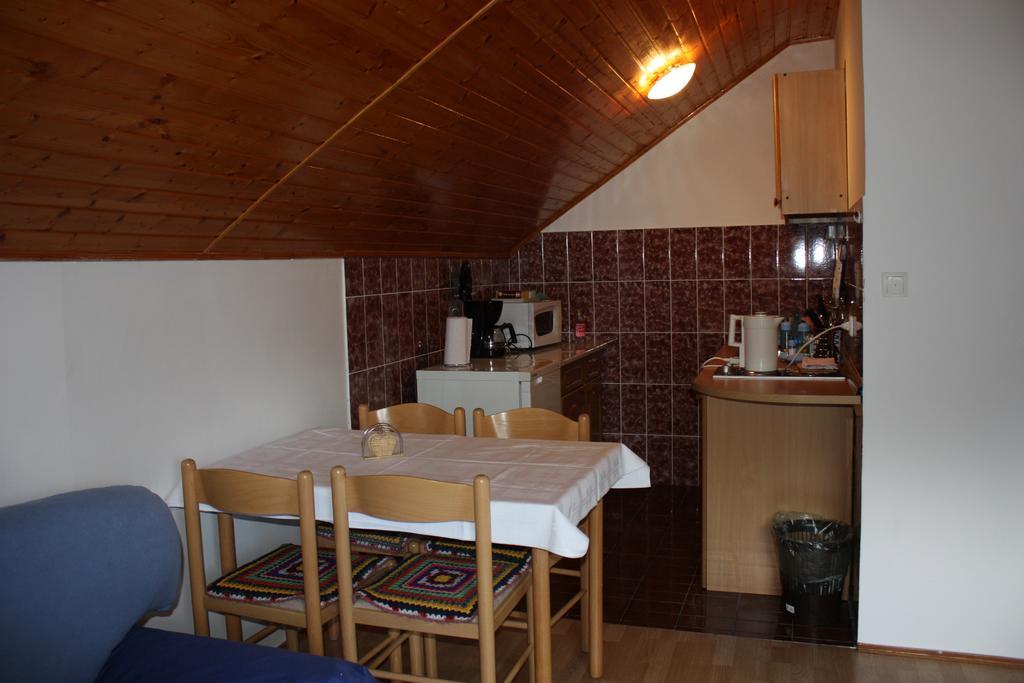 Apartment Jelena سيليست دريزنيكو الغرفة الصورة